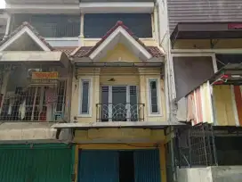 di sewa  ruko Taman palem lestari