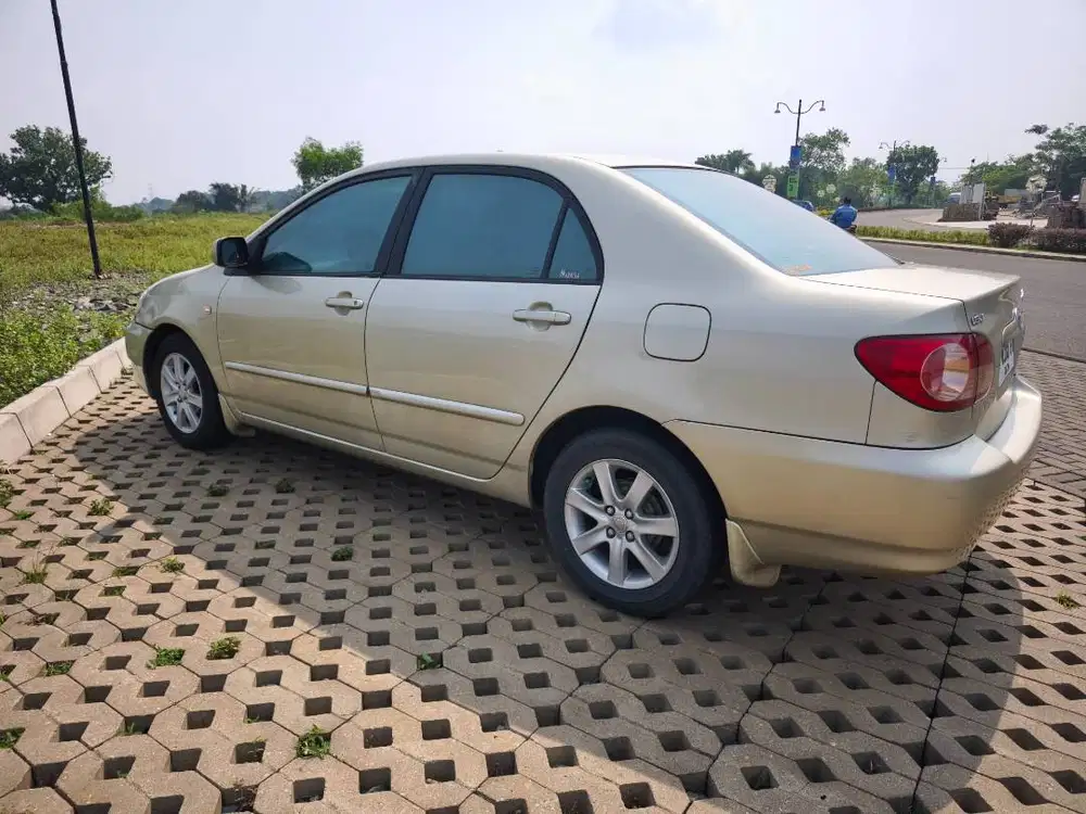 Toyota Corolla Altis J 1.8 MT 2004