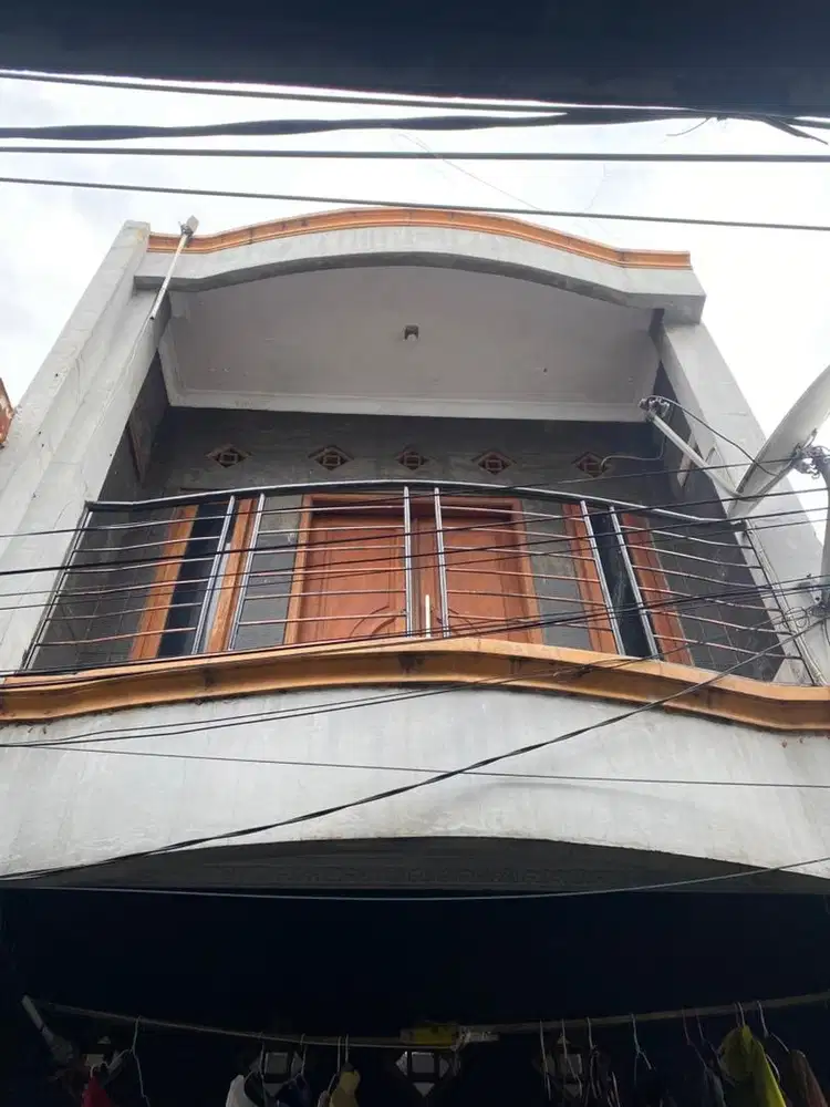 kontrakan atas depan mall basura