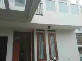 Disewakan Rumah Dengan Furnished di Lebak Lestari Indah