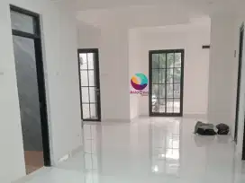 Dijual rumah rapi siap huni di kota wisata
