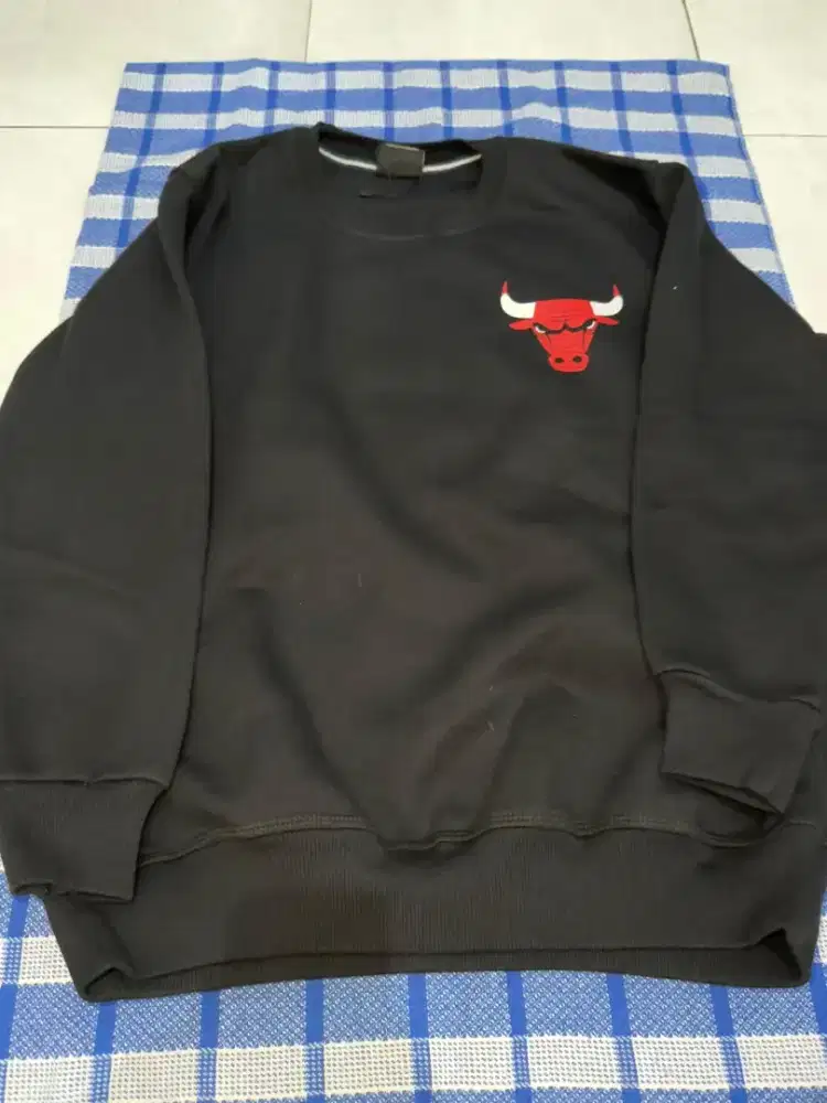 Jordan sweater 80 rb hitam ukuran L