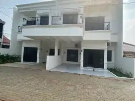 Townhouse mahameru di pancoran mas depok,harga allin,samping tol desari