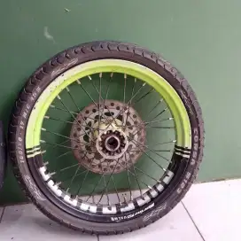 Satu set ban supermoto copotan klx