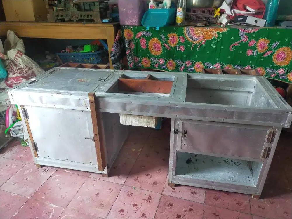 Rombong motor jualan cilok/siomay dll BU, 350 rb. baru dipakai sekali