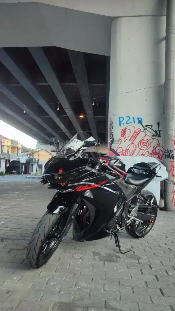 Yamaha YZF-R25 Low Kilometers