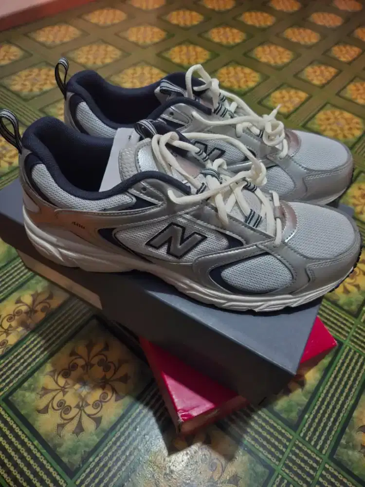 Sepatu New Balance 408