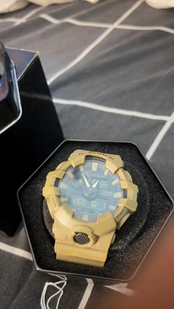 DI JUAL JAM TANGAN G-SHOCK GA-700UC