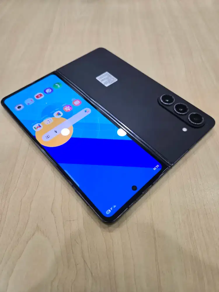 Samsung Z fold 5 512 GB Kondisi siap pakai