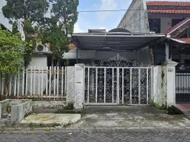 TENGGILIS MEJOYO RUMAH HITUNG TANAH DKT UBAYA LOKASI STRATEGIS U/KOS