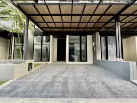 DISEWAKAN RUMAH DISTRICT 9 CITRALAND 3 KAMAR BARU GRES MODERN DEMPSEY