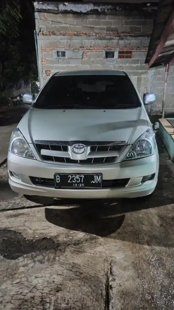 Toyota Kijang Innova 2005 Bensin