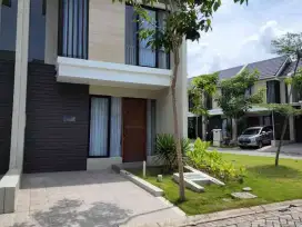 Jual Cepat Rumah Northwest Lake samping taman