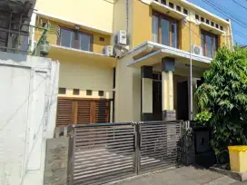 Rumah cantik siap huni di Bintaro sektor 3A