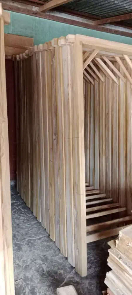 Kusen pintu dan jendela