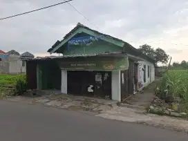 Rumah second lokasi di selatan dr.oen solobaru