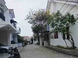 Rumah murah dlm komplek Jagakarsa Cilandak 178mtr Shm 2,6m nego