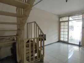 Rumah 1 lantai di Komplek Kurdi