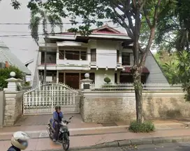 dijual rumah usaha strategis tengah kota surabaya