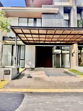 DISEWAKAN RUMAH DISTRICT 9 CITRALAND SEMI FURNISH SEKOLAH CIPUTRA SES
