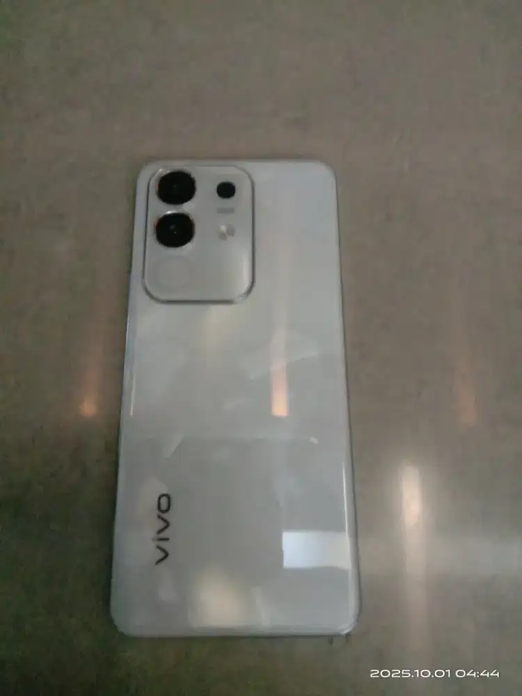 Vivo y 29  kondisi seperti baru jarang di pakai