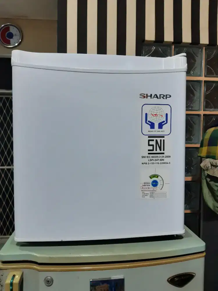 Kulkas mini Sharp 1 pintu