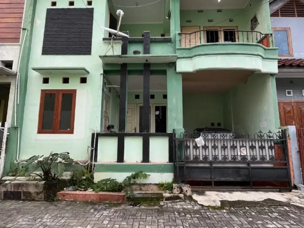 RUMAH HIJAU 2 LANTAI HARGA MURAH DALAM PERUMAHAN SECURITY 24 JAM