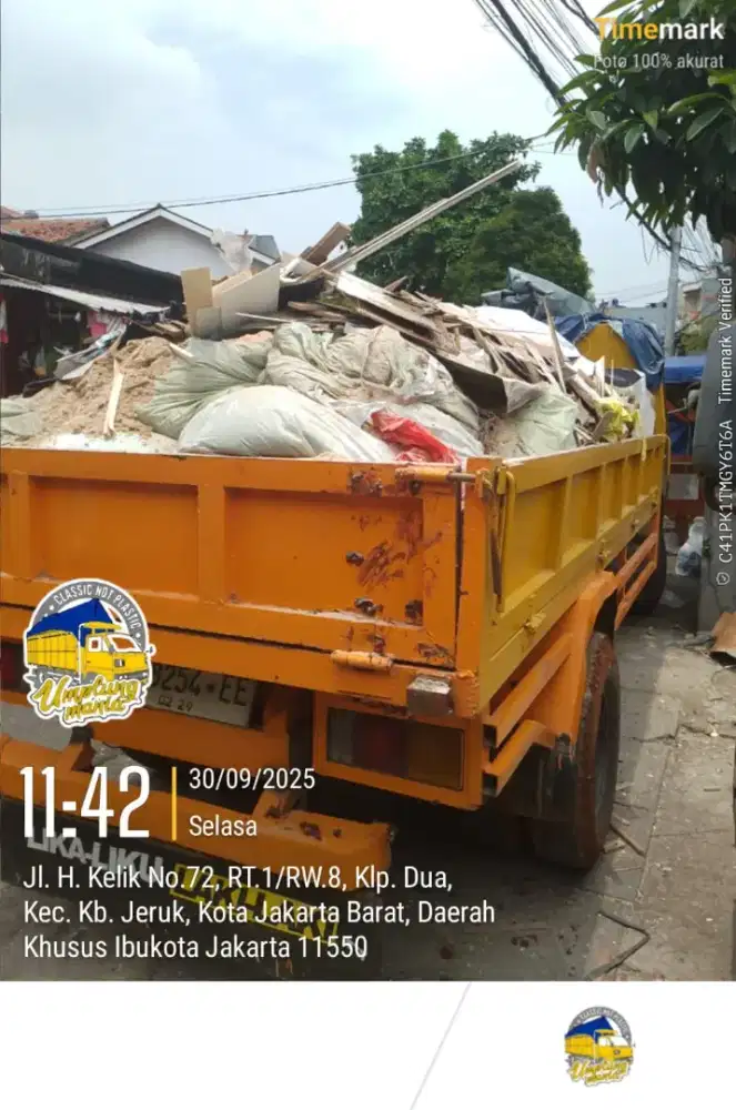 Jasa buang puing dan tanah