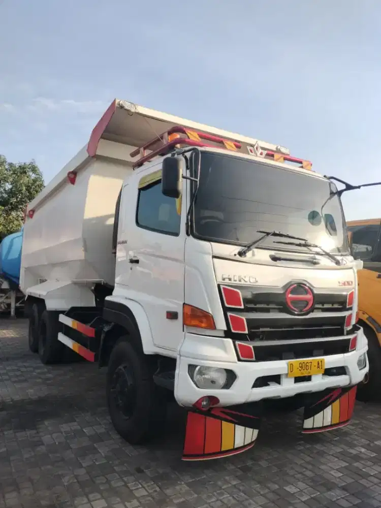 Dump truck Hino lohan FM350 tahun 2021