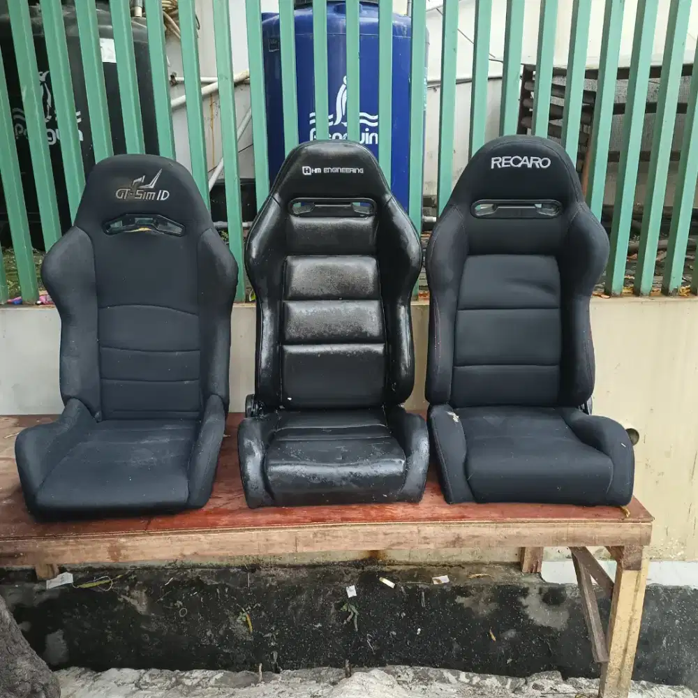 Jok mobil costum