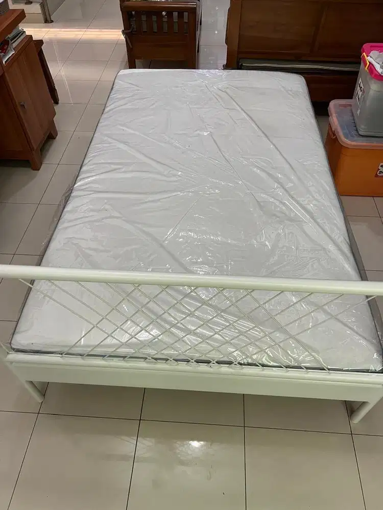 Tempat Tidur IKEA