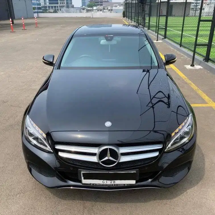 Mercedes Benz C200 AMG Tahun 2017
