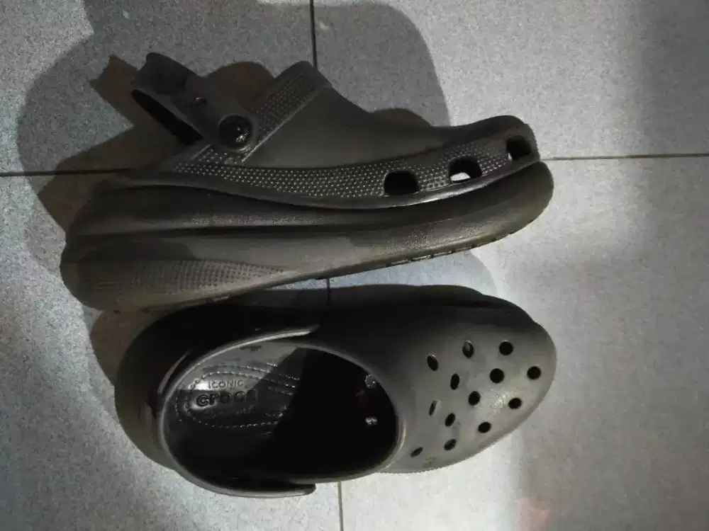 Crocs crush clogs