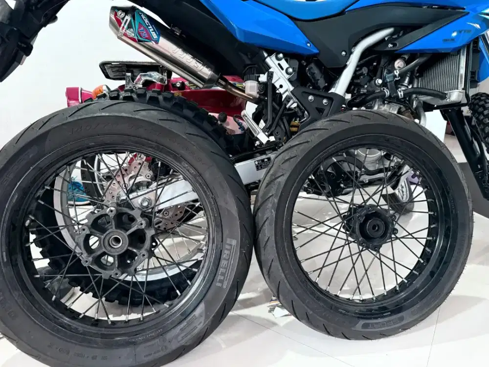 Wheel set wr155 baru 1 bulan dipake masih baru
