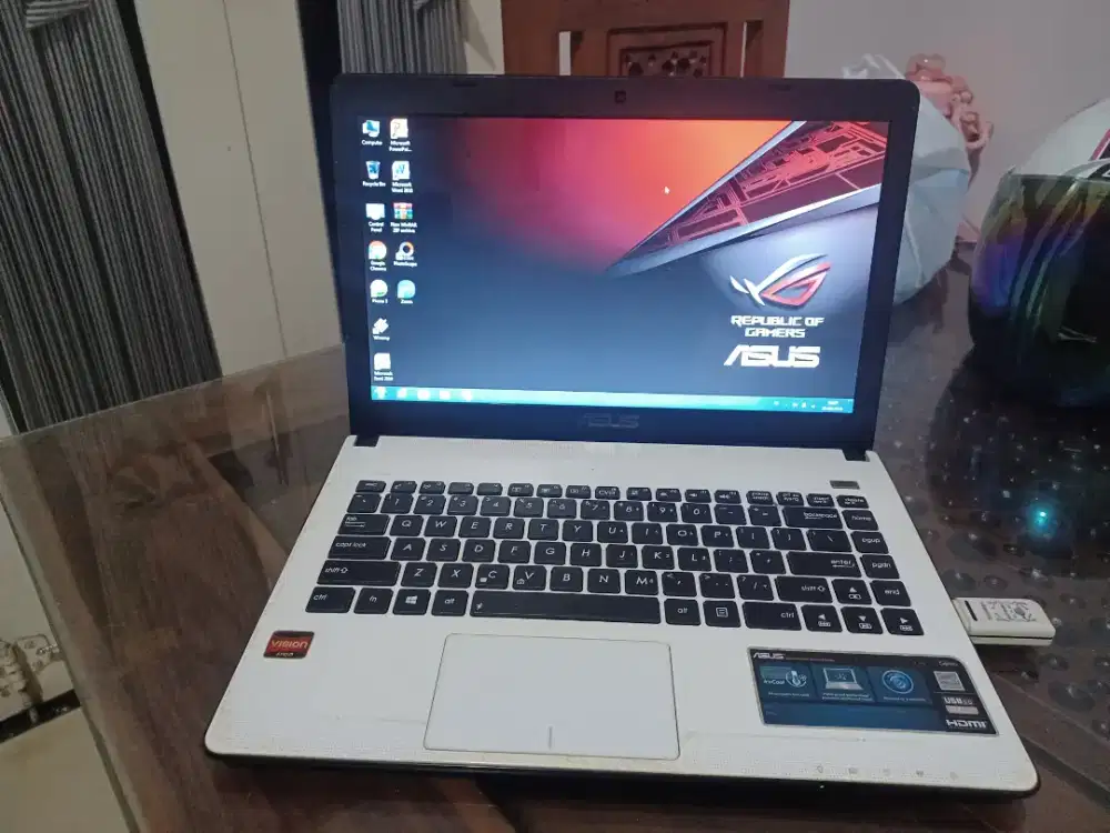 Laptop Asus Amd Radeon Layar 14 inch normal