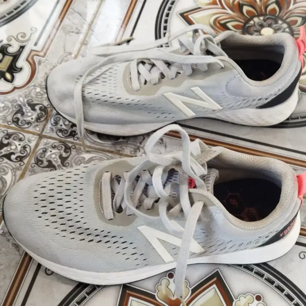 Sepatu running lari new balance WARISSG3 size 37 insole 23,5 like new