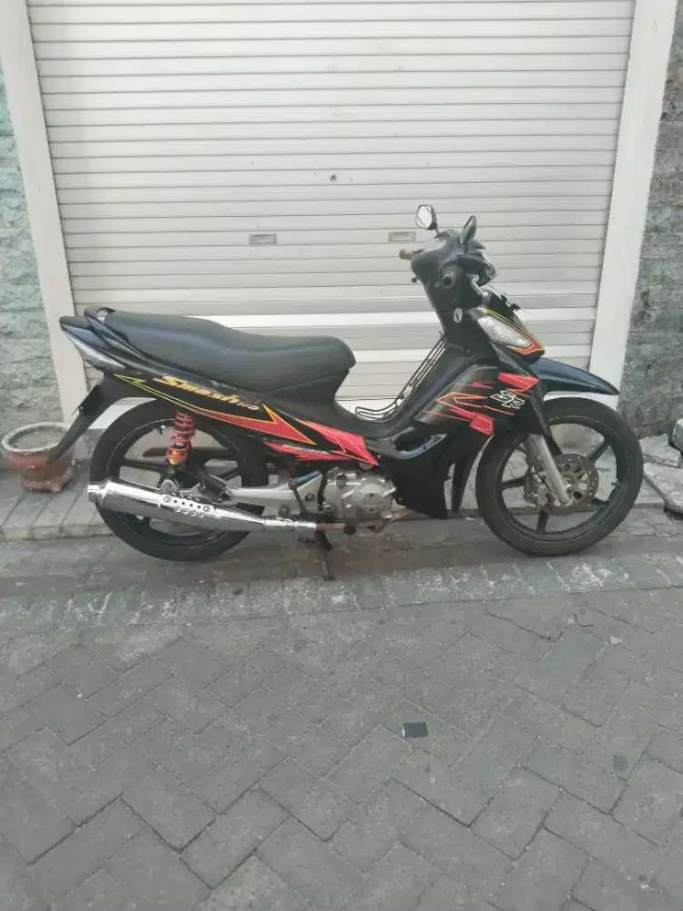 Sepeda motor suzuki smash thn 2007 standar normal SS lengkap .