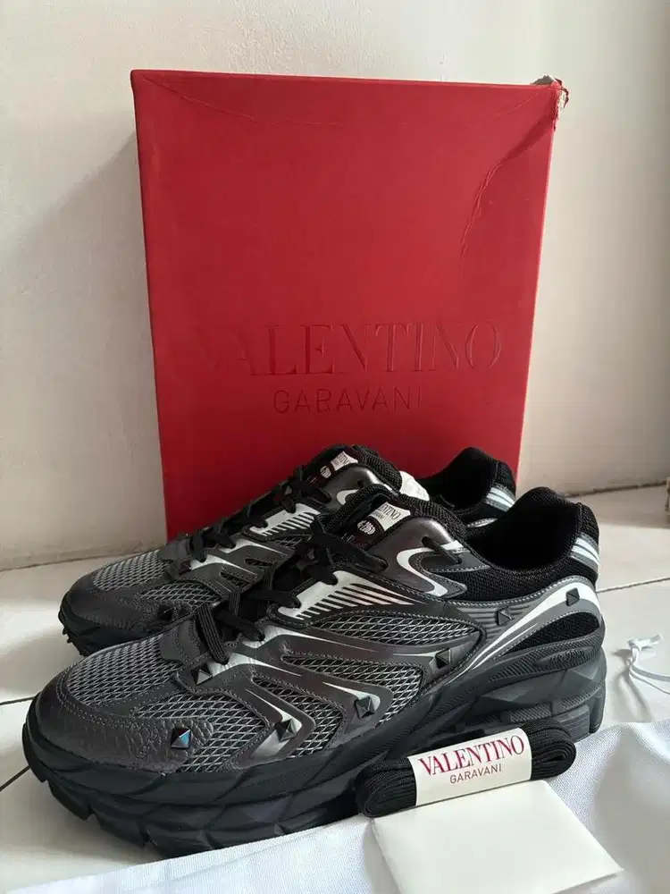 Valentino Garavani MS-296 Men Sneakers, Sepatu