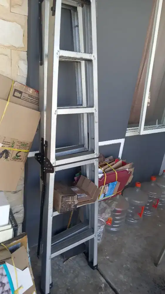 Tangga lipat, bahan tebal, tinggi 2 meter