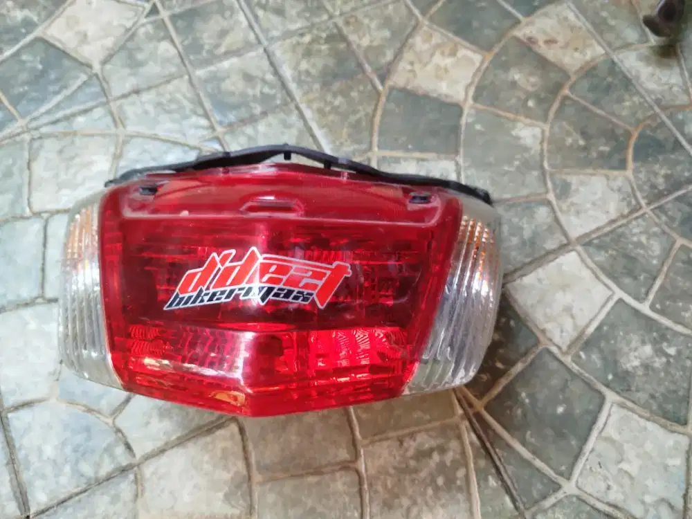 Lampu belakang nmax old