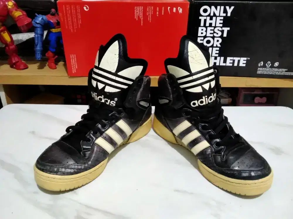 Sepatu Adidas Metro Vintage size 44