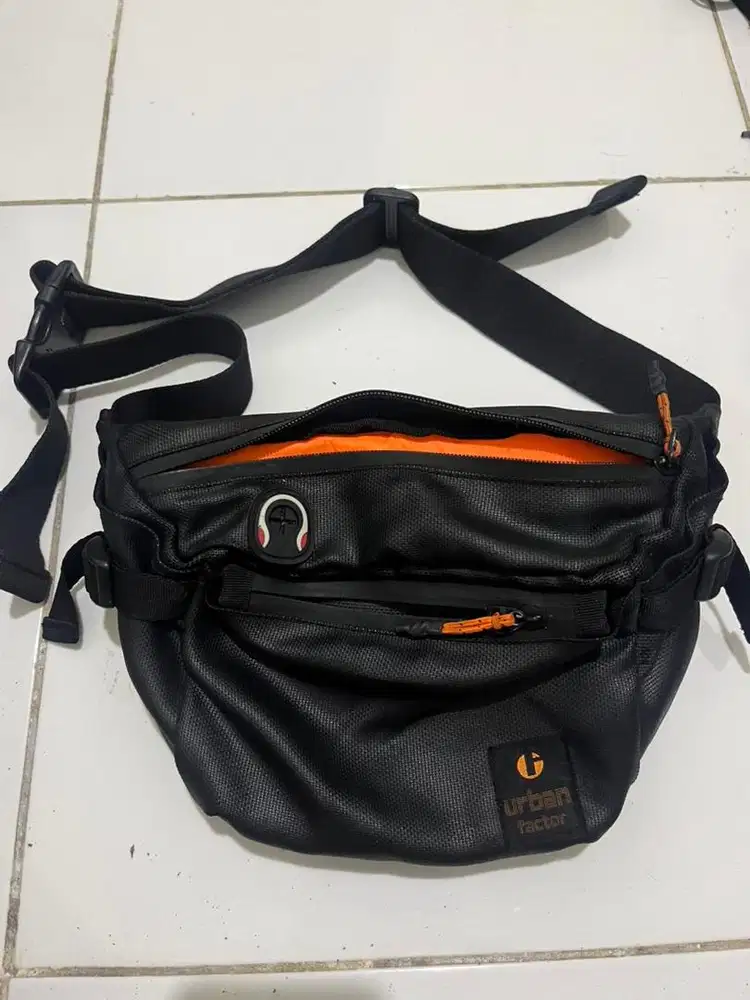 Tas Selempang Bekas