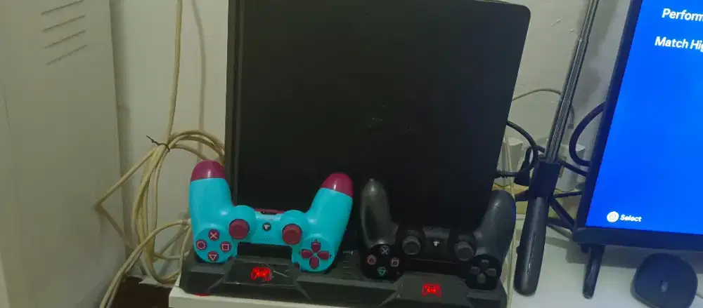 PS4 ORI + Cooling Fan + 2 Stik + Banyak Game
