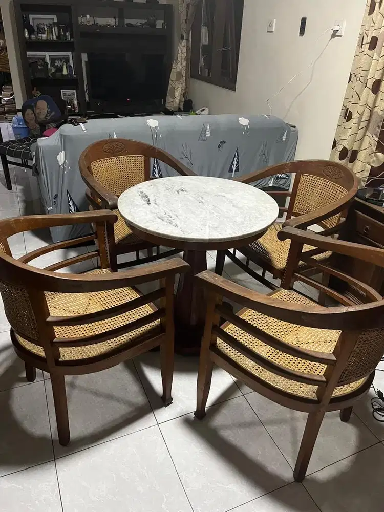 Meja Marmer dan kursi Lenong Antik