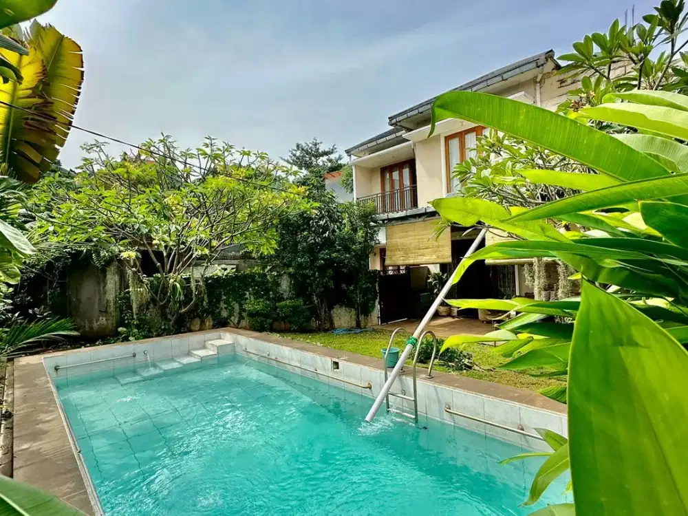 RUMAH SERASA VILLA DI BALI DENGAN FULL PRIVACY, DEKAT MRT LEBAK BULUS