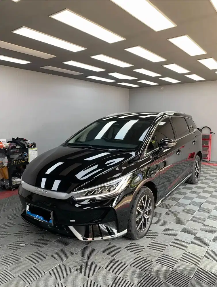 BYD M6 2025 Listrik