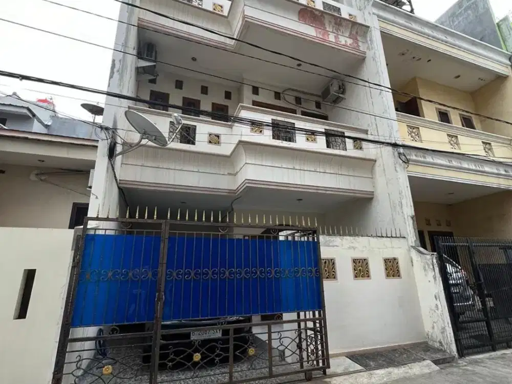 Dijual rumah besar 3lantai lokasi bagus di Sunter Agung Utara