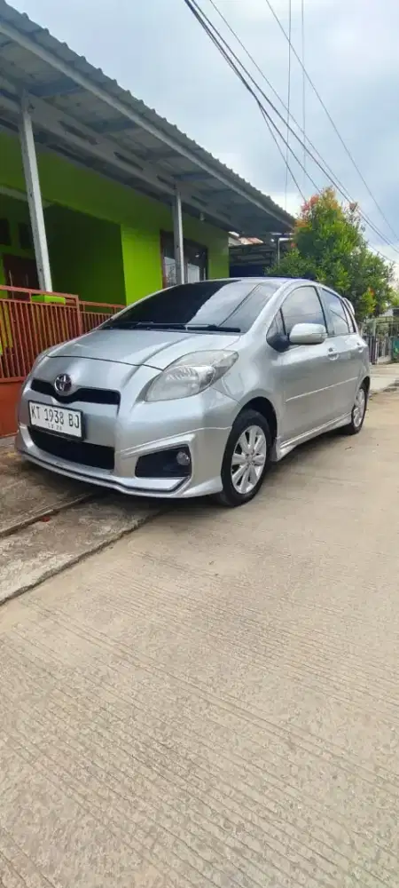 Dijual toyota yaris 1,5 S manual 2012