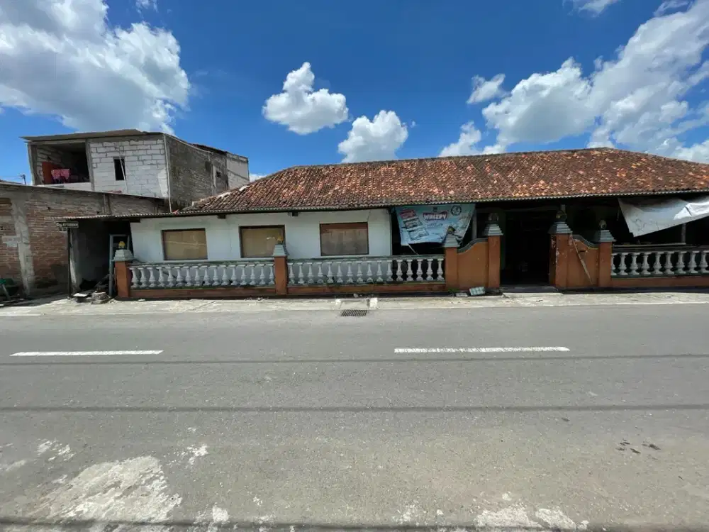 Dekat Malioboro, Tanah Jogja Kodya, Tepi Aspal, SHM