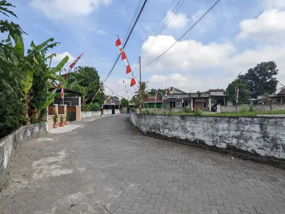 BISA DITEMPO: Tanah Dekat Exit Tol Trihanggo, Jl Kebon Agung Jogja